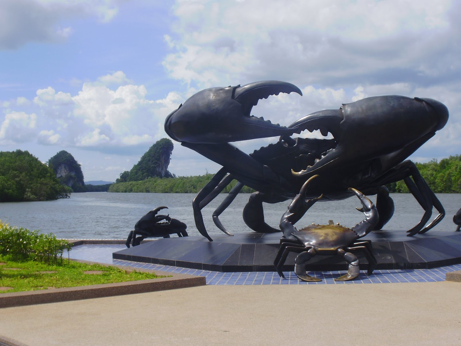 ทัวร์ภูเก็ต - เกาะเฮ (Coral Island)